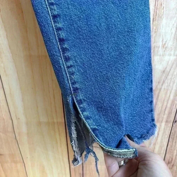 Zara medium wash raw hem straight leg jeans Size US 4 - Picture 4 of 7